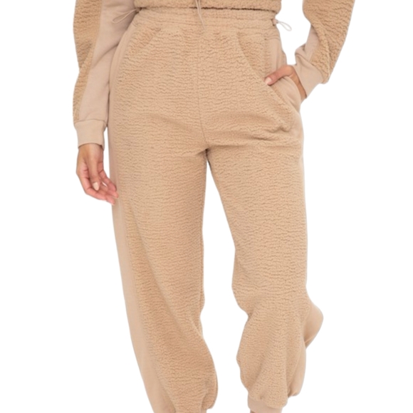 189. Women's Tan Sherpa Sweats Set Crop Hoodie Sweatpants NWT - Picture 5 of 6
